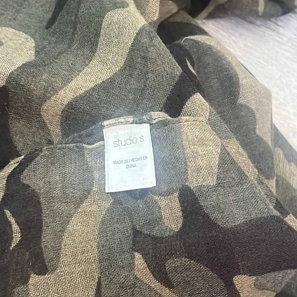 Studio S Camo Scarf EUC - Picture 3 of 3